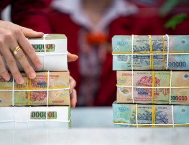 Lãi tiết kiệm liên tục giảm, kênh đầu tư nào sẽ hút dòng tiền?