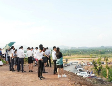 Bộ trưởng Bộ Xây dựng: Bất động sản sẽ ấm lên vào cuối năm và phát triển trở lại trong năm 2024