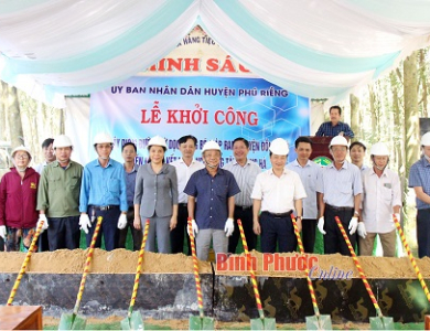 Phú Riềng khởi công tuyến đường kết nối 2 KCN Long Tân - Long Hà