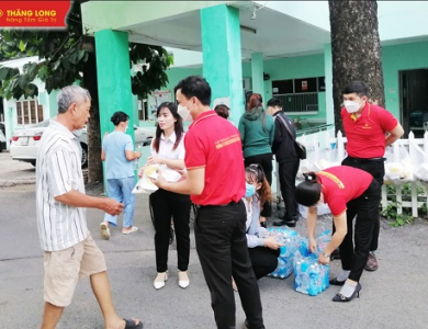Từ thiện ngày rằm