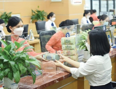 Tiền âm thầm đổ vào nhà đất: Tín dụng kinh doanh BĐS tại nhiều ngân hàng tăng 50%