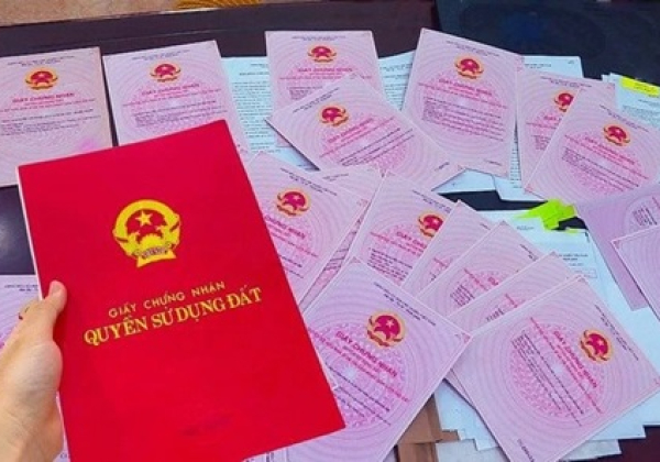 8 trường hợp bắt buộc đổi sổ đỏ, sổ hồng cần biết trong năm 2025