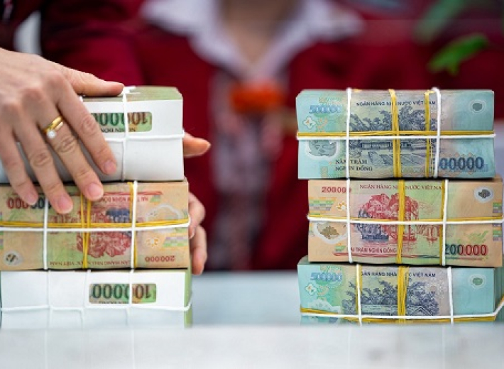 Lãi tiết kiệm liên tục giảm, kênh đầu tư nào sẽ hút dòng tiền?