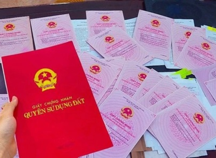 8 trường hợp bắt buộc đổi sổ đỏ, sổ hồng cần biết trong năm 2025