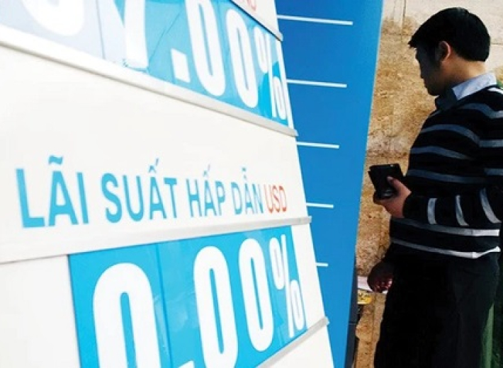 Lãi suất tiết kiệm giảm nhanh đến bất ngờ, mốc 8% chính thức biến mất tại kỳ hạn 12 tháng