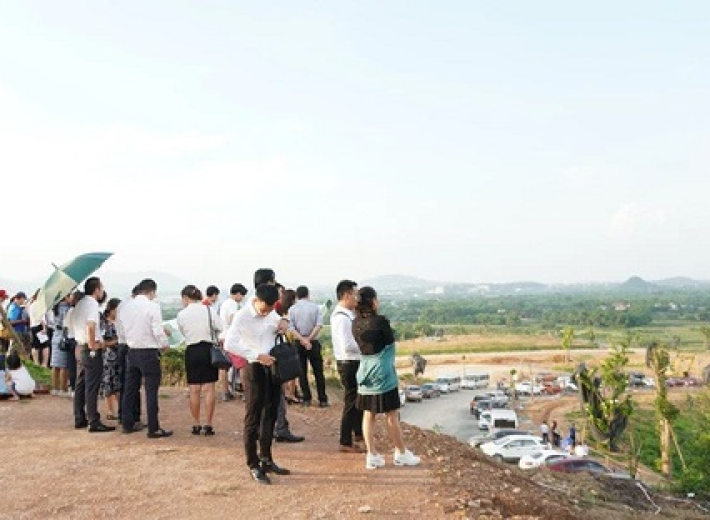 Bộ trưởng Bộ Xây dựng: Bất động sản sẽ ấm lên vào cuối năm và phát triển trở lại trong năm 2024