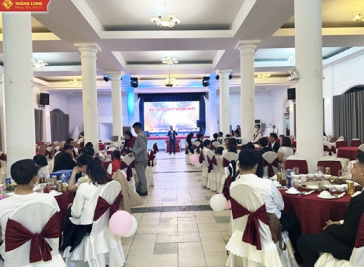 Tiệc tất niên cùng đại gia đình Thăng Long