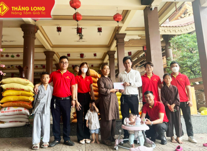 Hoạt động từ thiện hằng tháng